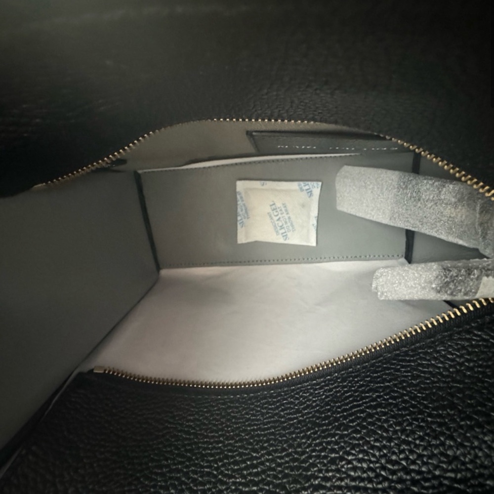 The Small Tote Leather Bag - Picture 3 of 7